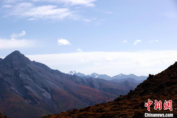 青海祁连天境山：山脉连绵气势磅礴